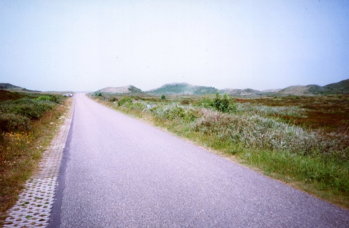 Mondlandschaft auf Texel: Radwege durch die Dünen