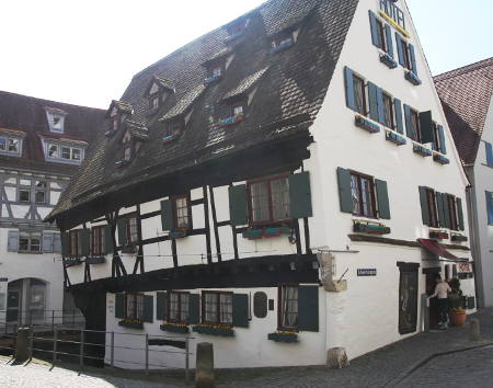 Schiefstes Hotel der welt