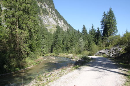 Radweg im Loisachtal